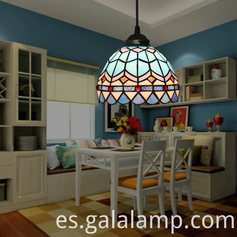 Impresionante lámpara de araña de vidrio europeo vintage para interiores lujosos